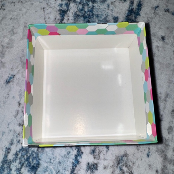 Chic Fuchsia Gift Box with Gray Ribbon - Picture 4 of 5